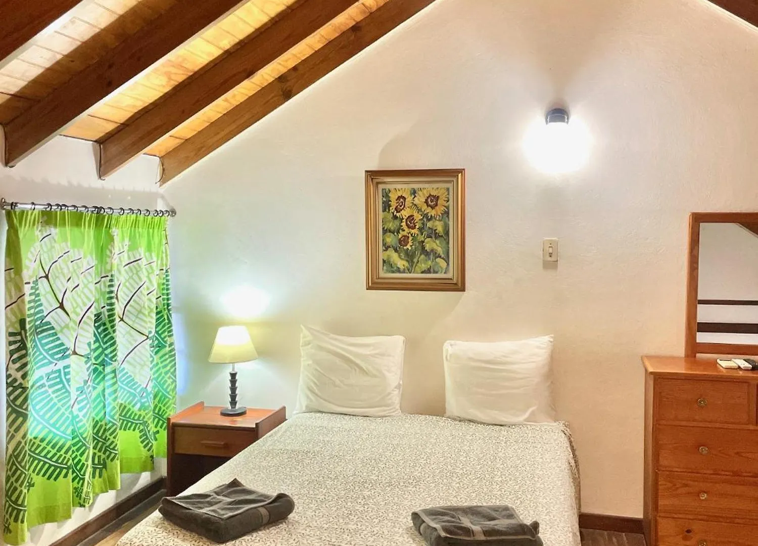 Bananaquit Tobago -Stay Near The Beach Crown Point Trinidad And Tobago
