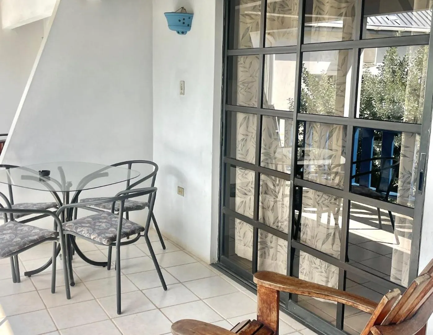 Апарт-отель Bananaquit Tobago -Stay Near The Beach Краун-Пойнт