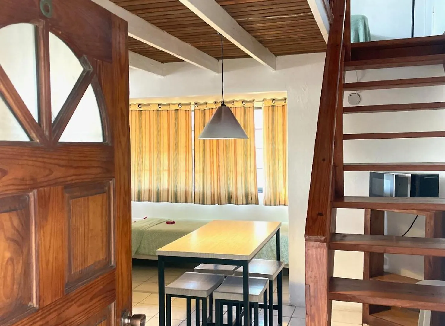 Bananaquit Tobago -Stay Near The Beach Crown Point