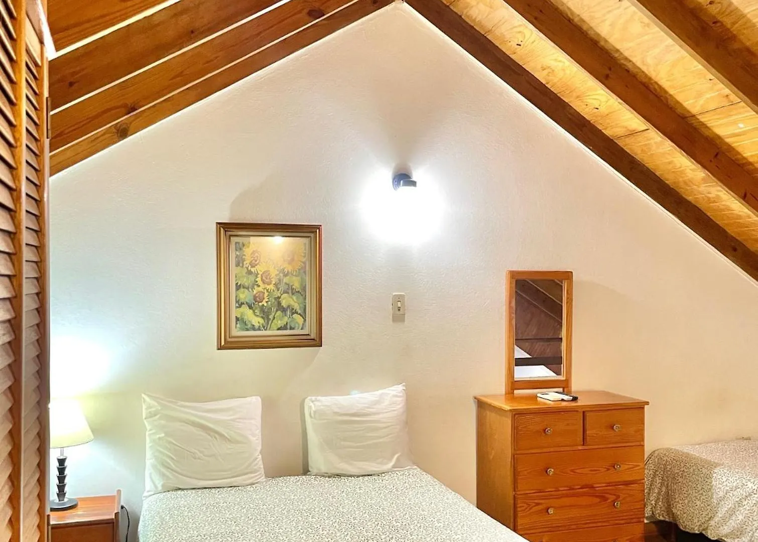 Bananaquit Tobago -Stay Near The Beach Crown Point Aparthotel